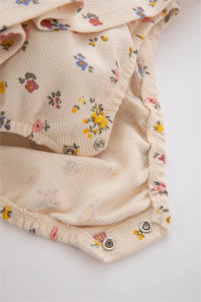 Y8103A2_22AU_BG285_06_02.webp